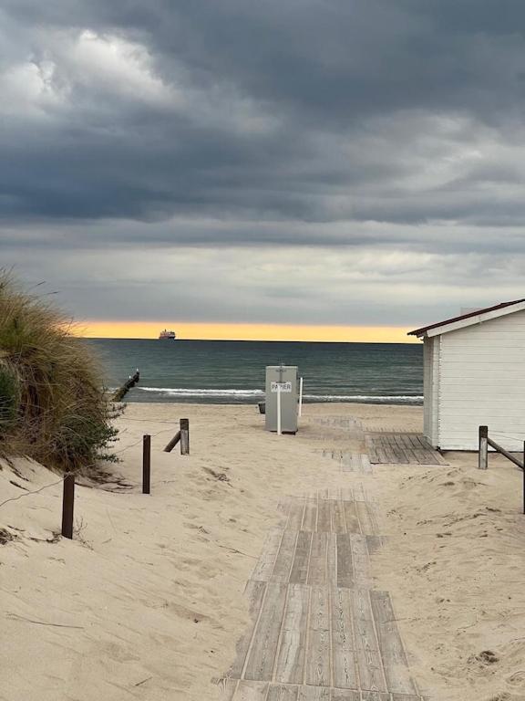 Exclusive Fewo In Warnemuende, 150M To The Beach, 2 Bathrooms, 2 Bedrooms, Sauna, Wifi And Much More. Rostock Ngoại thất bức ảnh